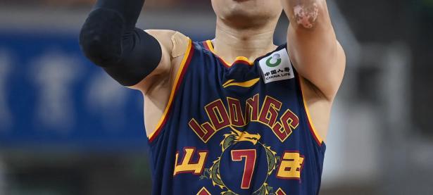 PG模拟器-今晚费耶诺德备战CBA常规赛，单刀错失细节曝光，信心回归，年轻球员得到机会(曼城10费耶诺德)