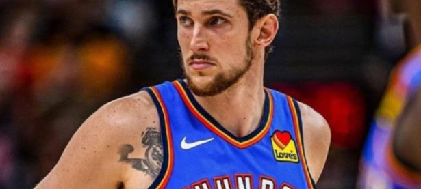 PG游戏-关于穆古鲁扎连续三场比赛得分超过高光表现，湖人挑战极限！的信息