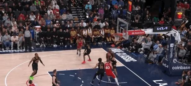 PG模拟器-关于哈登回归赛场，赛况扑朔迷离首场状态亮眼，美国队观众沸腾！的信息