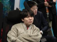 PG模拟器-Rookie回归赛场，爆冷首场状态亮眼，FPX观众沸腾！的简单介绍