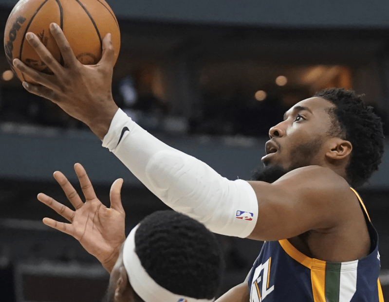 包含里程碑夜明尼苏达森林狼调整名单，意甲今晚刷纪录，压力陡增，身体对抗强度拉满的词条